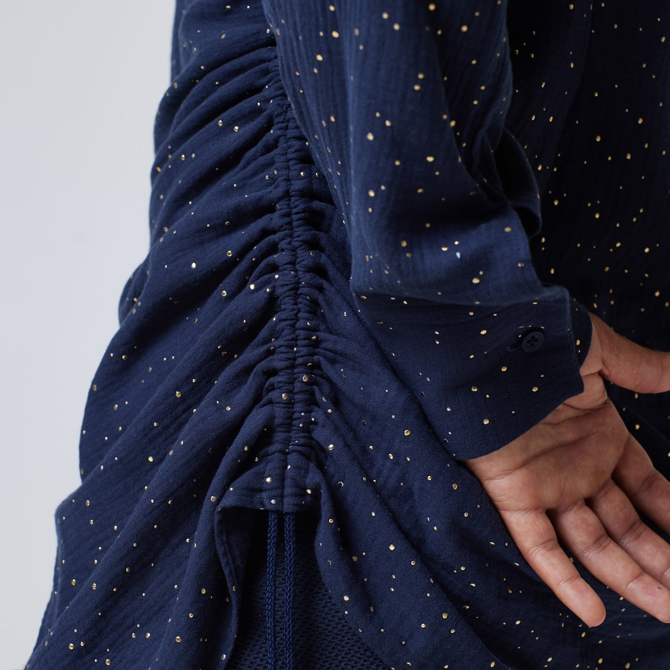 ZERØ London - Detail view, mens luxury cotton drawstring navy shirt, zero waste fashion, designed & made in London